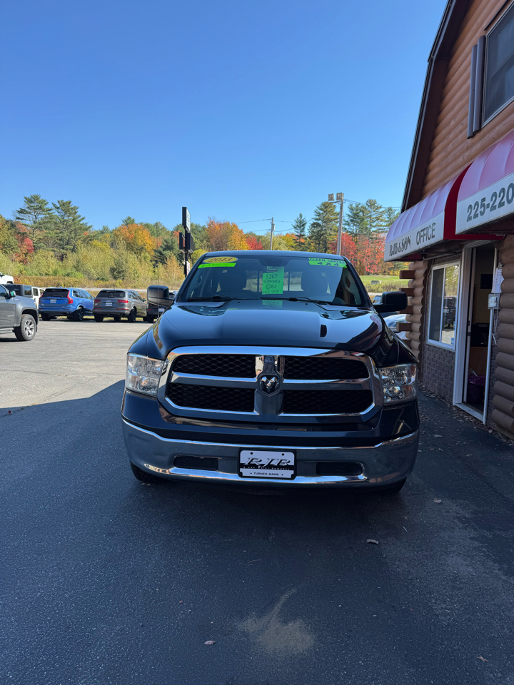 RAM 1500 4WD Quad Cab 140.5" SLT 2013 RAM 1500 4WD Quad Cab 140.5" SLT 2013