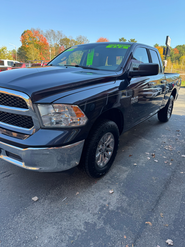 RAM 1500 4WD Quad Cab 140.5" SLT 2013 RAM 1500 4WD Quad Cab 140.5" SLT 2013