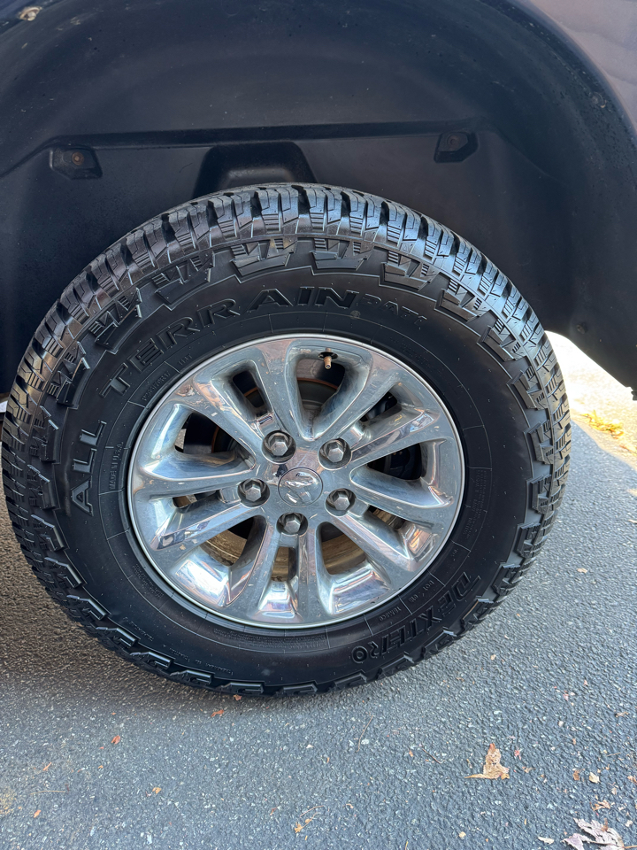 RAM 1500 4WD Quad Cab 140.5" SLT 2013 RAM 1500 4WD Quad Cab 140.5" SLT 2013