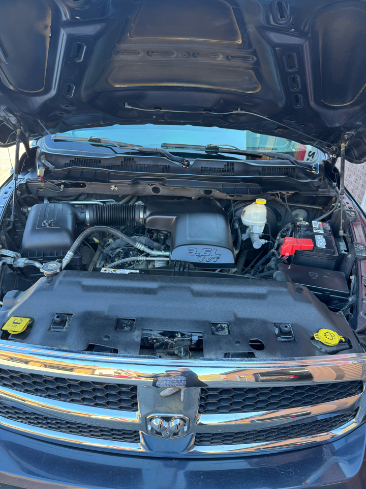 RAM 1500 4WD Quad Cab 140.5" SLT 2013 RAM 1500 4WD Quad Cab 140.5" SLT 2013