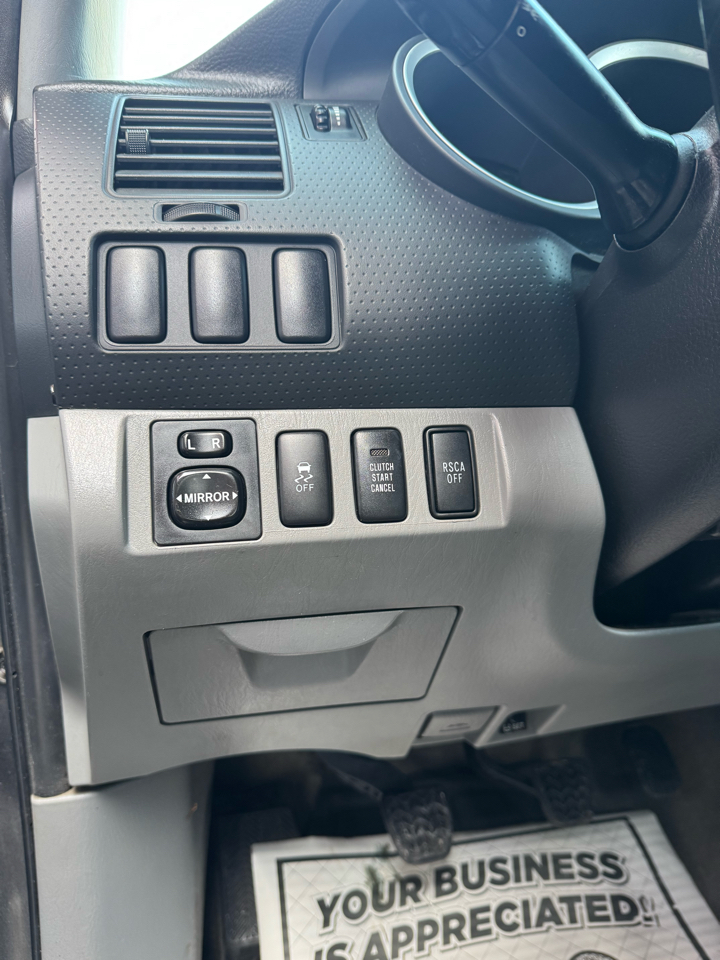 Toyota Tacoma 4WD Access I4 MT (Natl) 2010