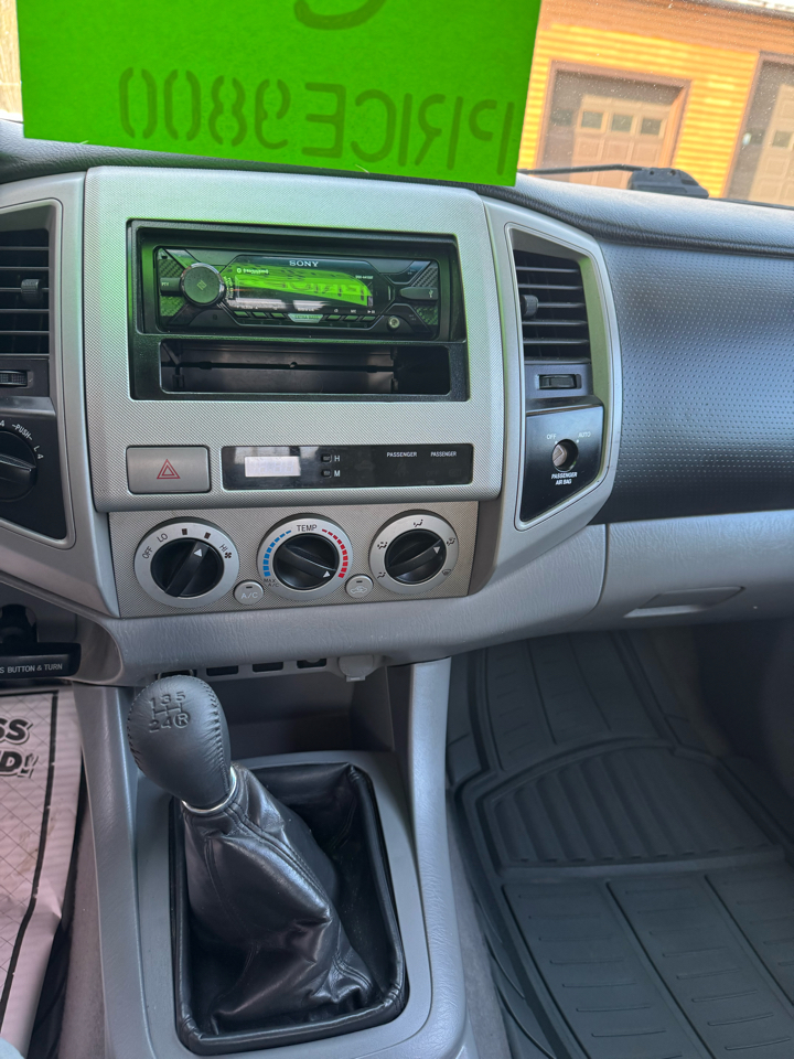 Toyota Tacoma 4WD Access I4 MT (Natl) 2010