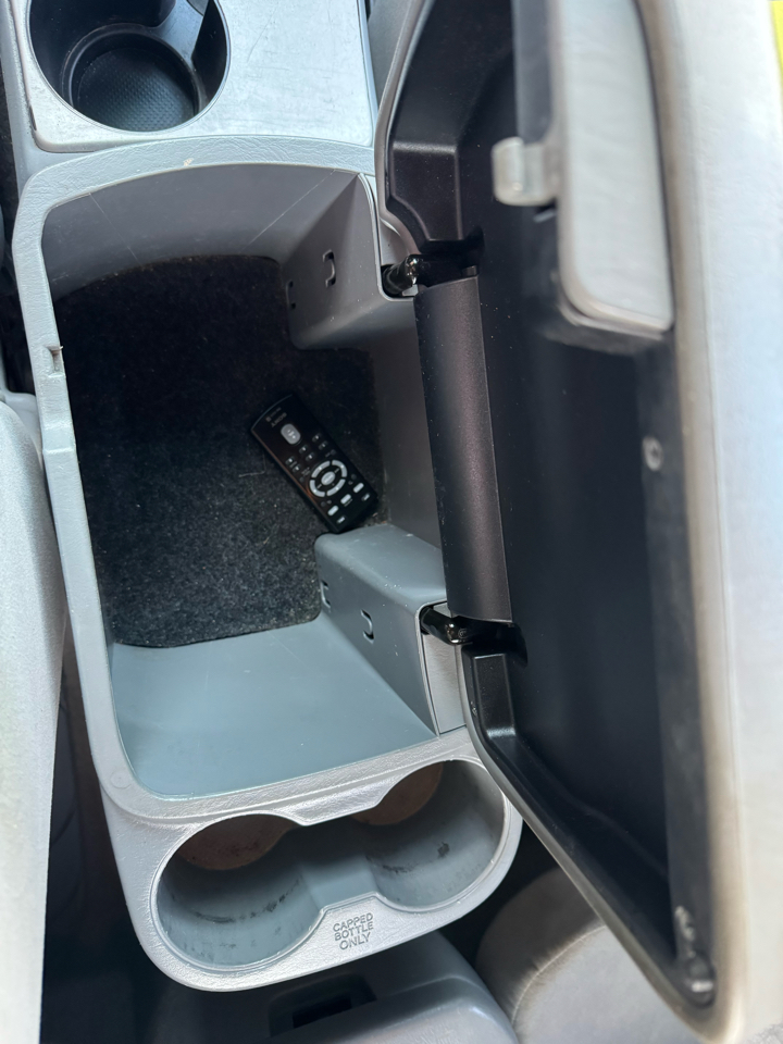 Toyota Tacoma 4WD Access I4 MT (Natl) 2010