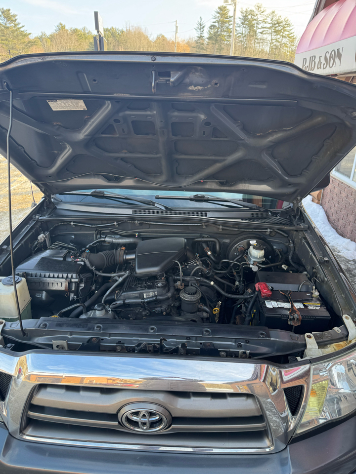 Toyota Tacoma 4WD Access I4 MT (Natl) 2010