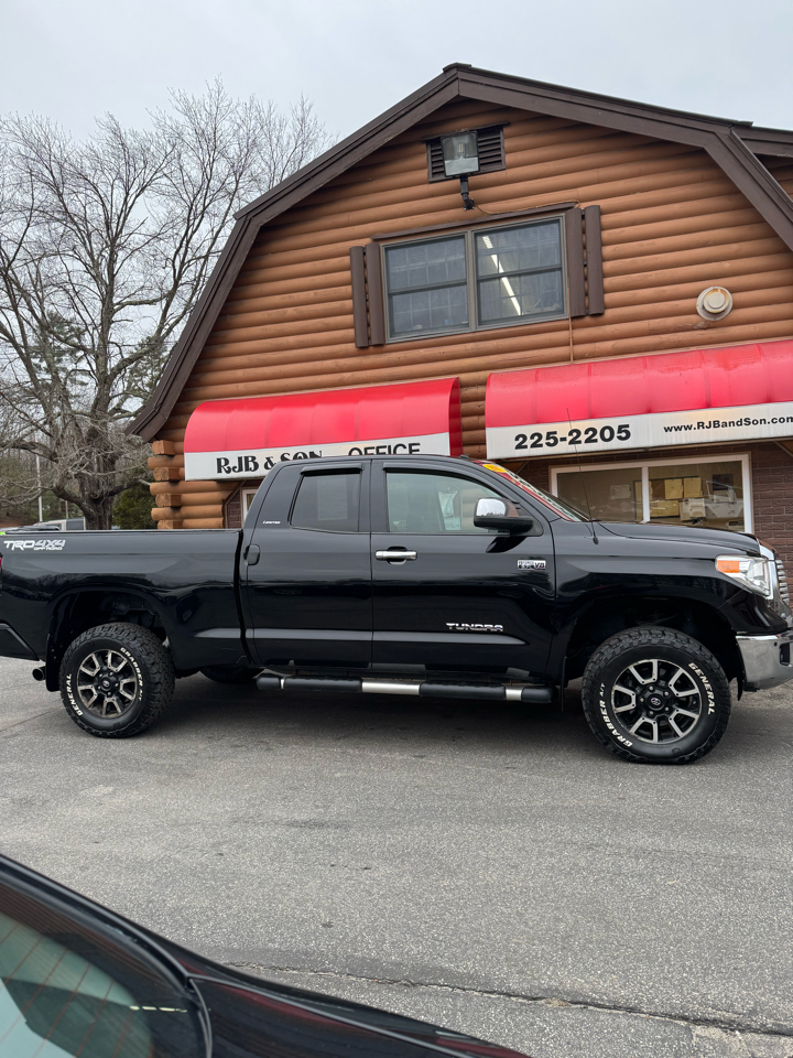 Toyota Tundra 4WD Limited Double Cab 6.5' Bed 5.7L (Natl) 2017