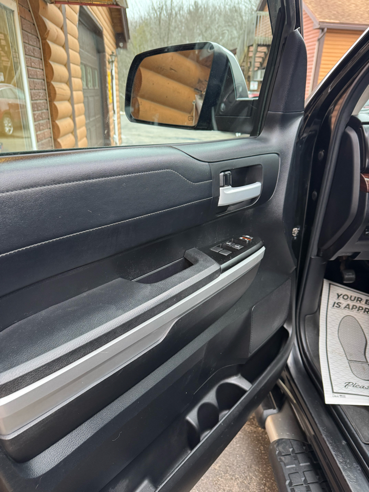 Toyota Tundra 4WD Limited Double Cab 6.5' Bed 5.7L (Natl) 2017