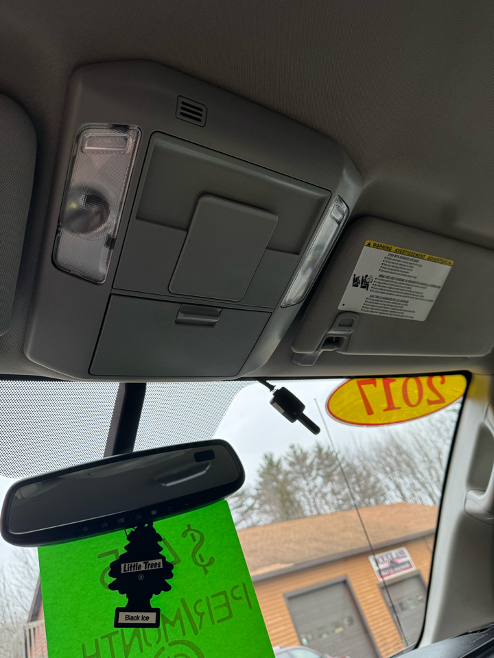 Toyota Tundra 4WD Limited Double Cab 6.5' Bed 5.7L (Natl) 2017