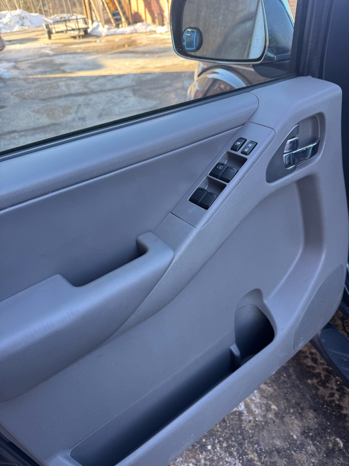 Nissan Frontier  2014