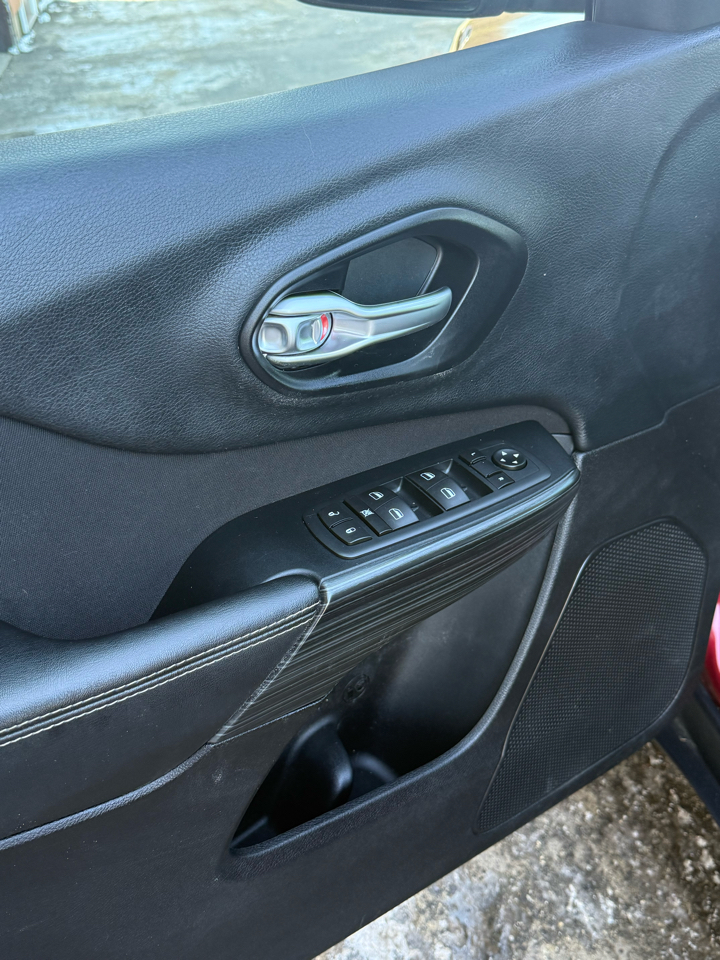 Jeep Cherokee 4WD 4dr Sport 2016