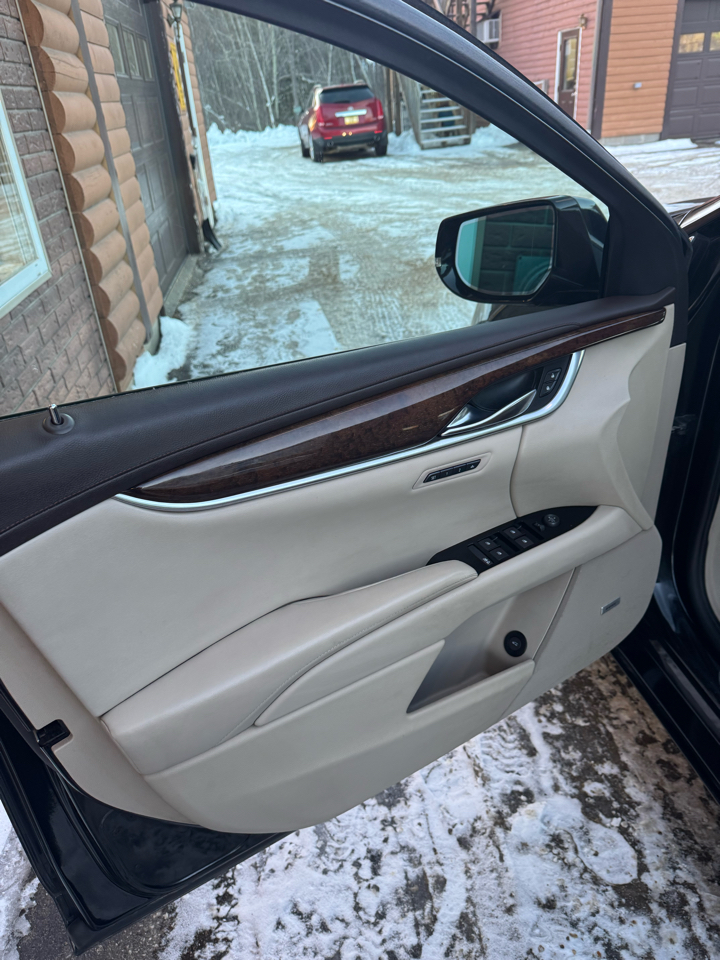 Cadillac XTS 4dr Sdn Platinum AWD 2013