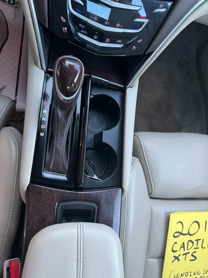 Cadillac XTS 4dr Sdn Platinum AWD 2013