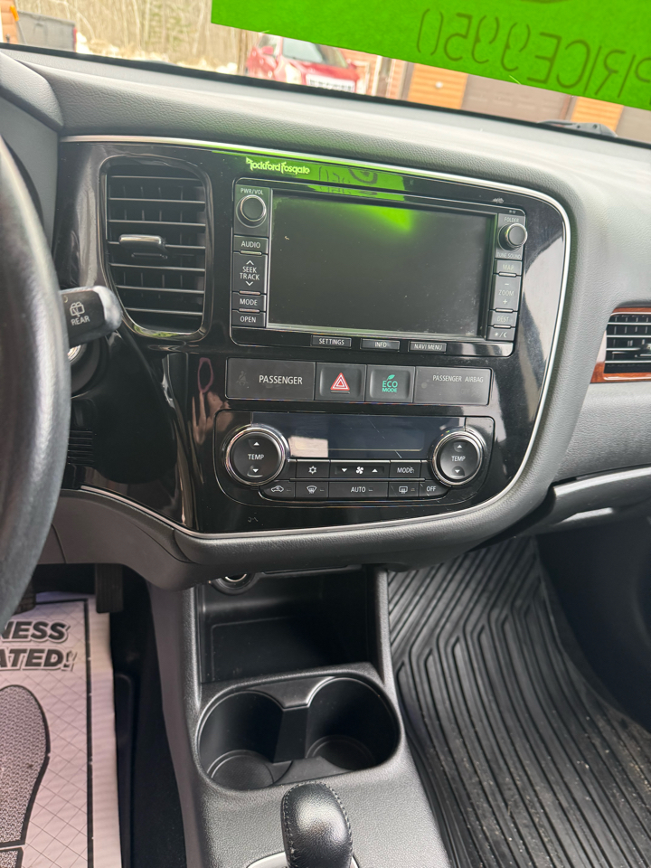 Mitsubishi Outlander 4WD 4dr GT 2015