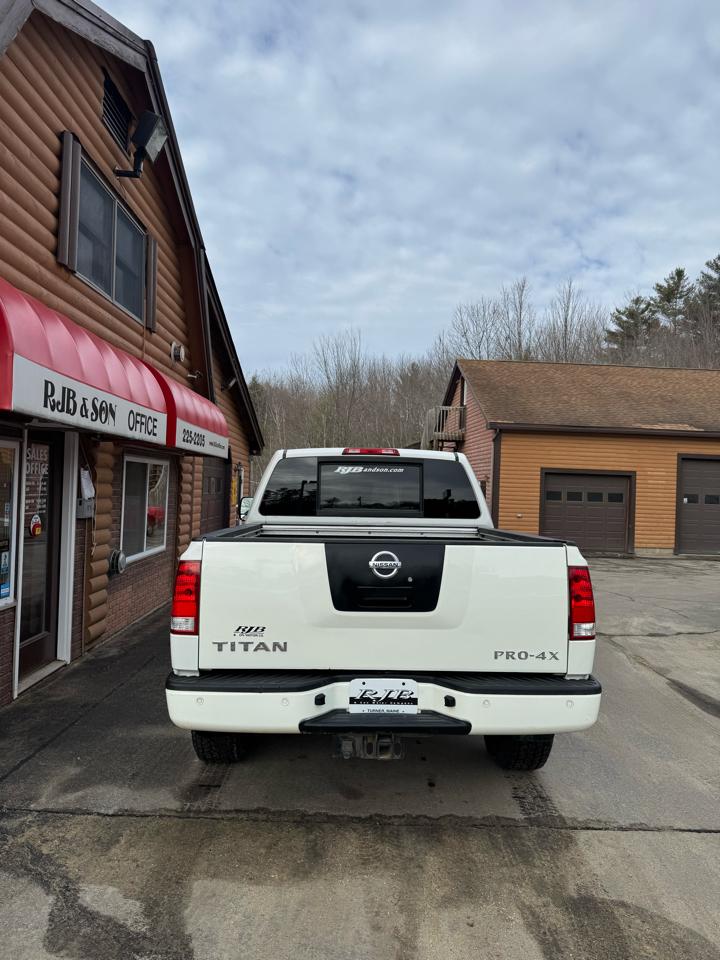 Nissan Titan  2011
