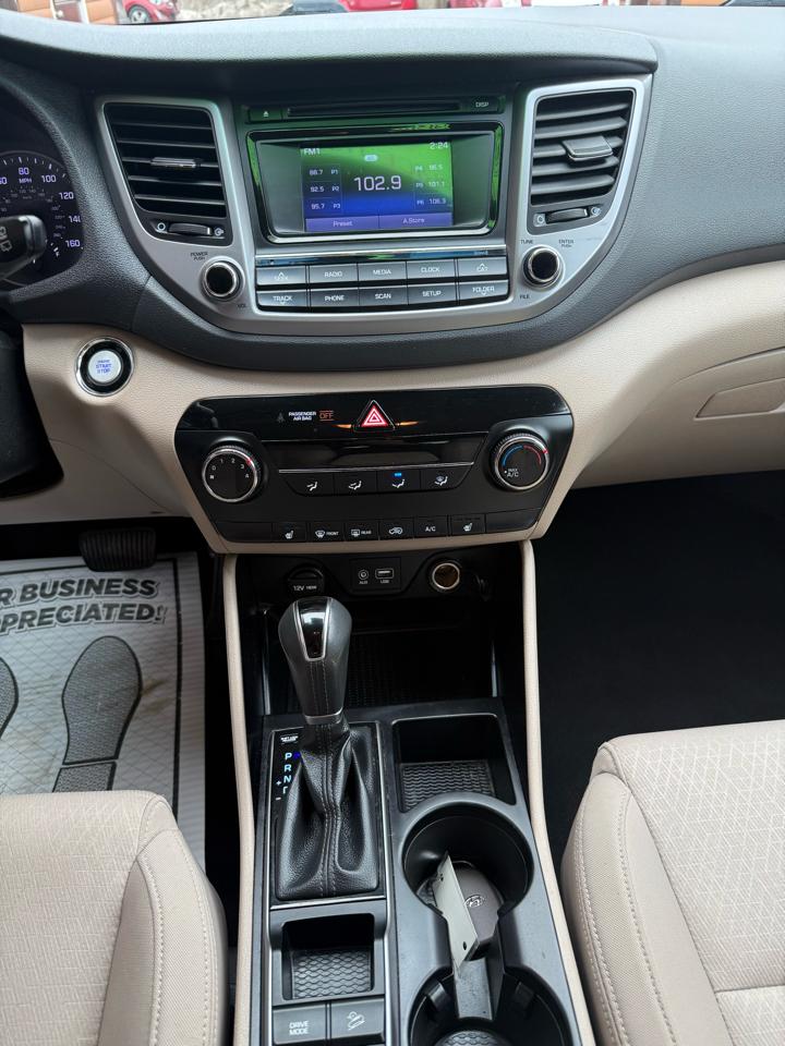 Hyundai Tucson AWD 4dr Sport w/Beige Int 2016