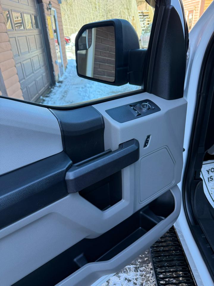 Ford F-150 4WD Reg Cab 122.5" XL 2016