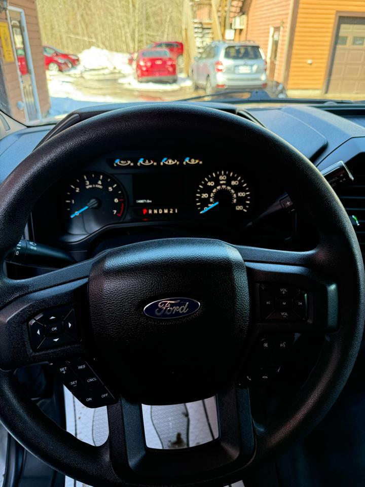 Ford F-150 4WD Reg Cab 122.5" XL 2016