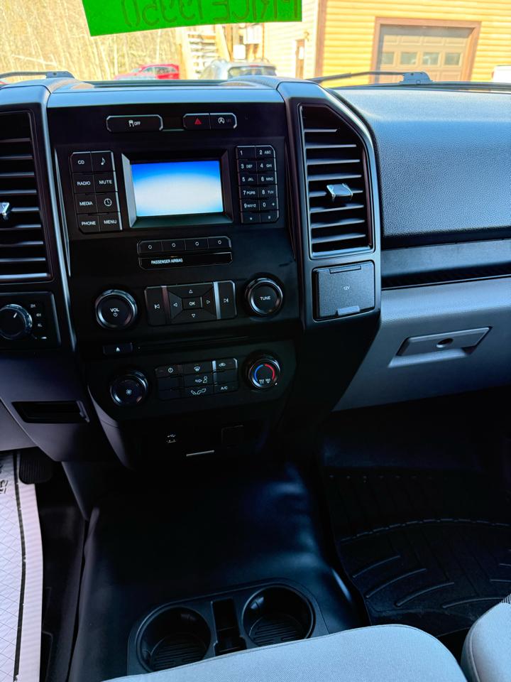 Ford F-150 4WD Reg Cab 122.5" XL 2016