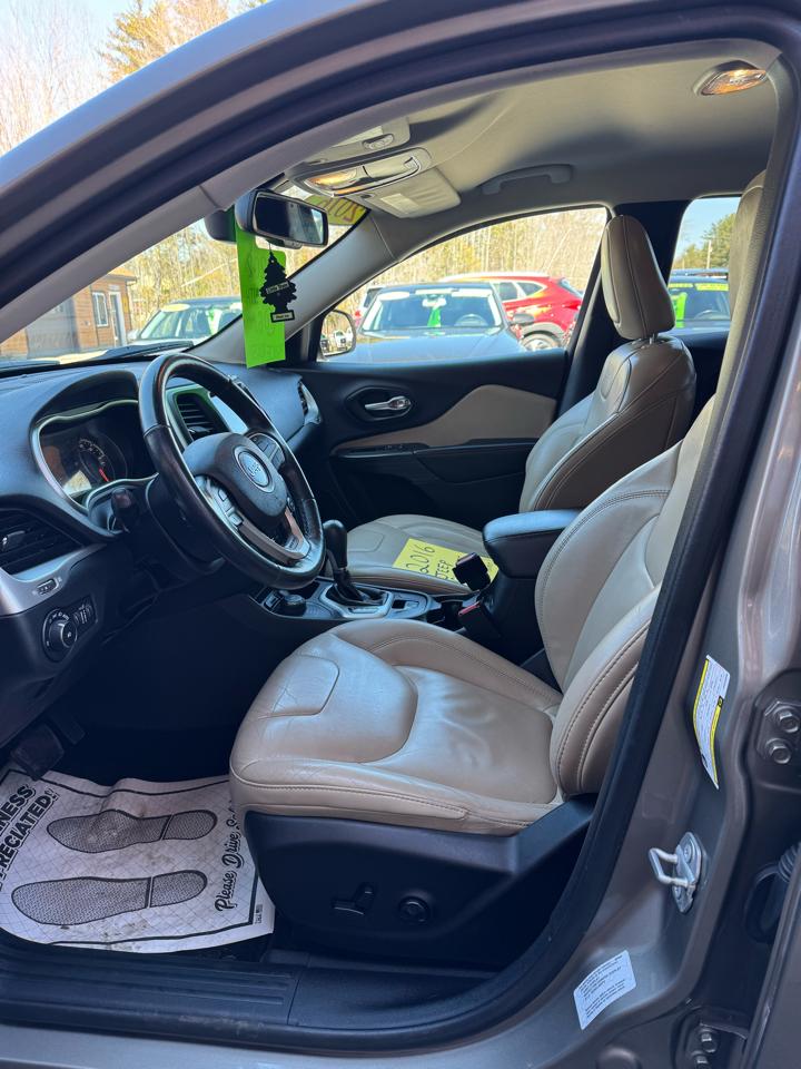 Jeep Cherokee 4WD 4dr Limited 2016