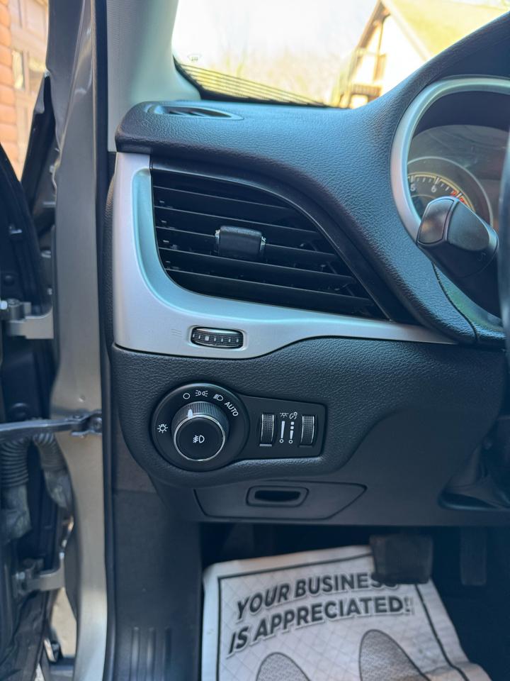 Jeep Cherokee 4WD 4dr Limited 2016