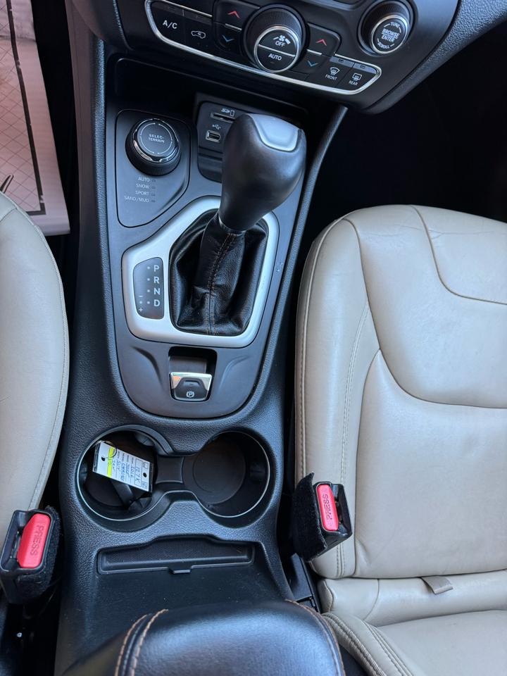 Jeep Cherokee 4WD 4dr Limited 2016