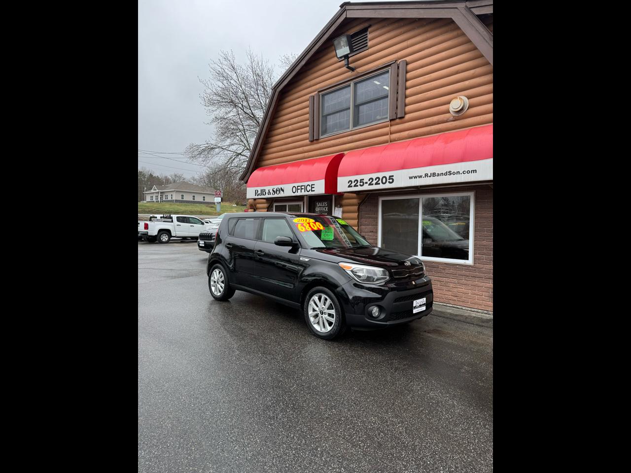 2017 Kia Soul + Auto