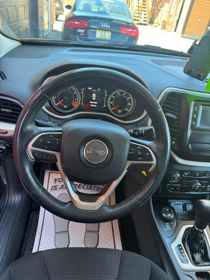 Jeep Cherokee 4WD 4dr Latitude 2015