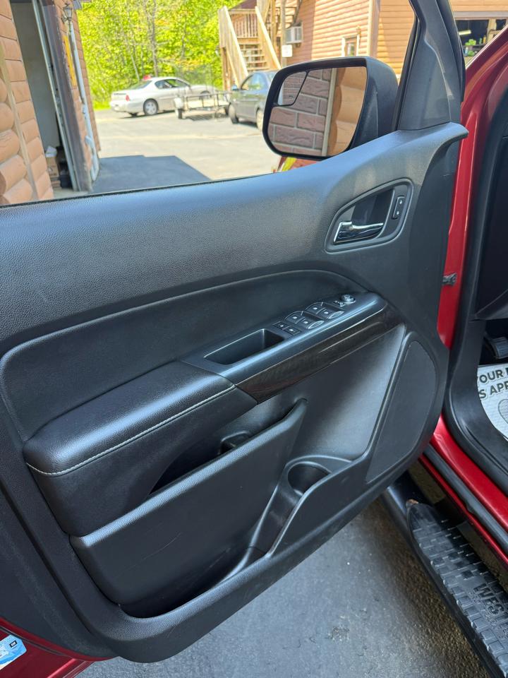 GMC Canyon 4WD Crew Cab 128.3" SLE 2016