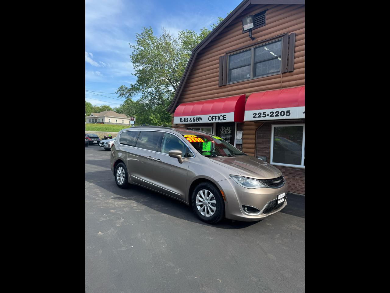 2017 Chrysler Pacifica Touring-L FWD