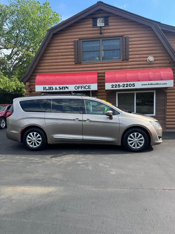 Chrysler Pacifica Touring-L FWD 2017