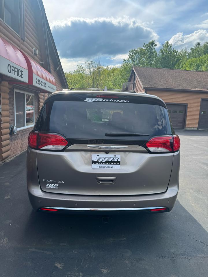 Chrysler Pacifica Touring-L FWD 2017