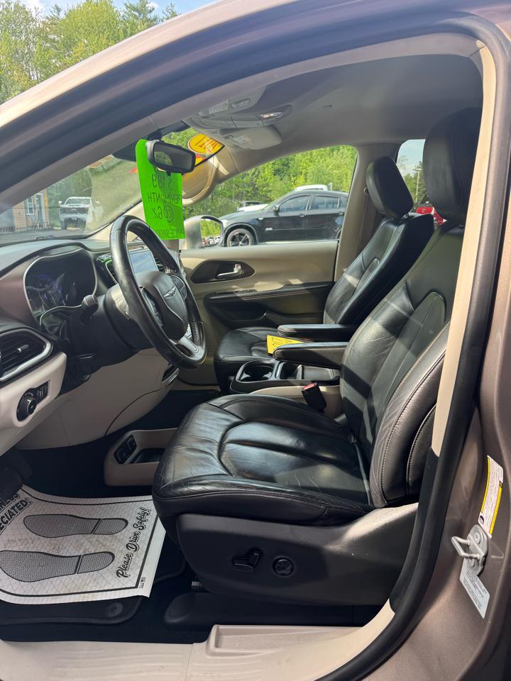 Chrysler Pacifica Touring-L FWD 2017