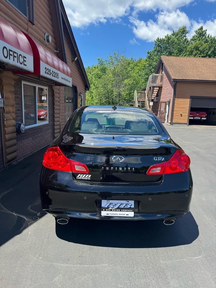 Infiniti G37 Sedan 4dr x AWD 2013