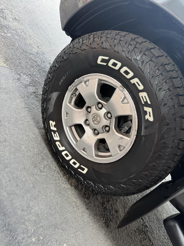 Toyota Tacoma 4WD Double Cab V6 AT TRD Off Road (Natl) 2012