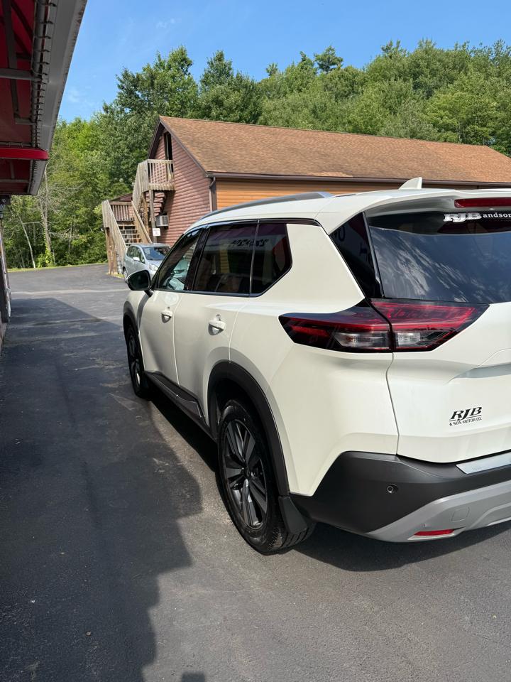 Nissan Rogue  2021