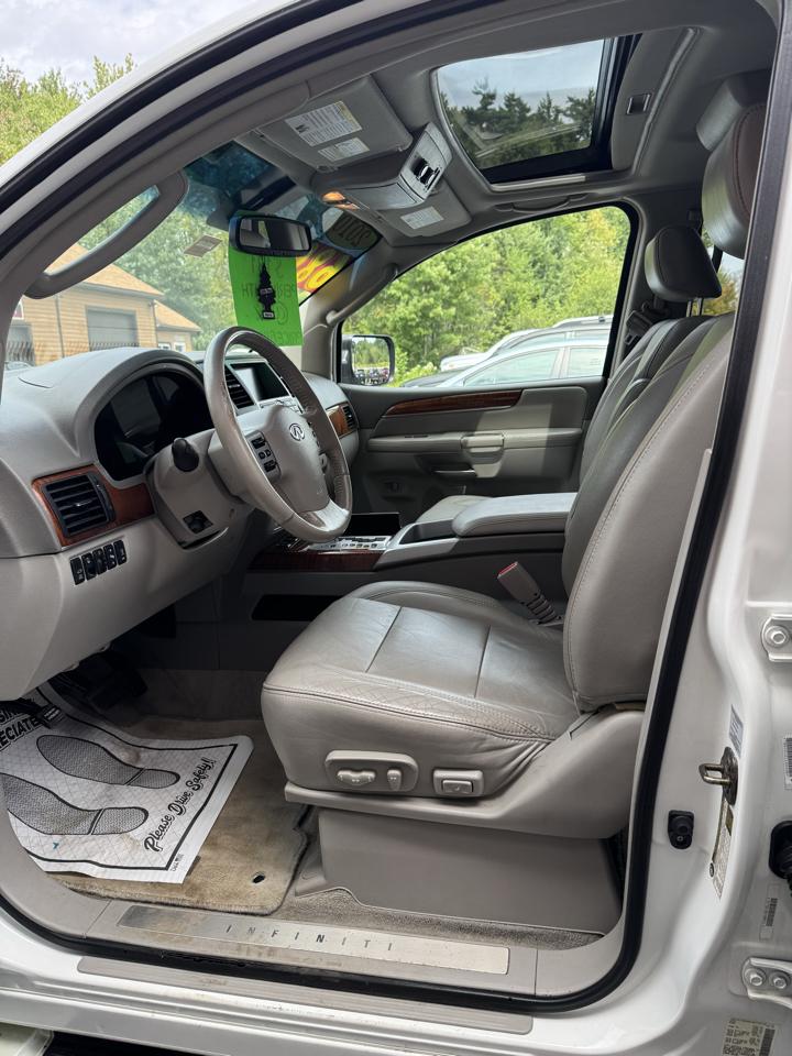 Infiniti QX56 4WD 4dr 2010