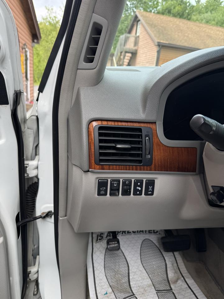 Infiniti QX56 4WD 4dr 2010