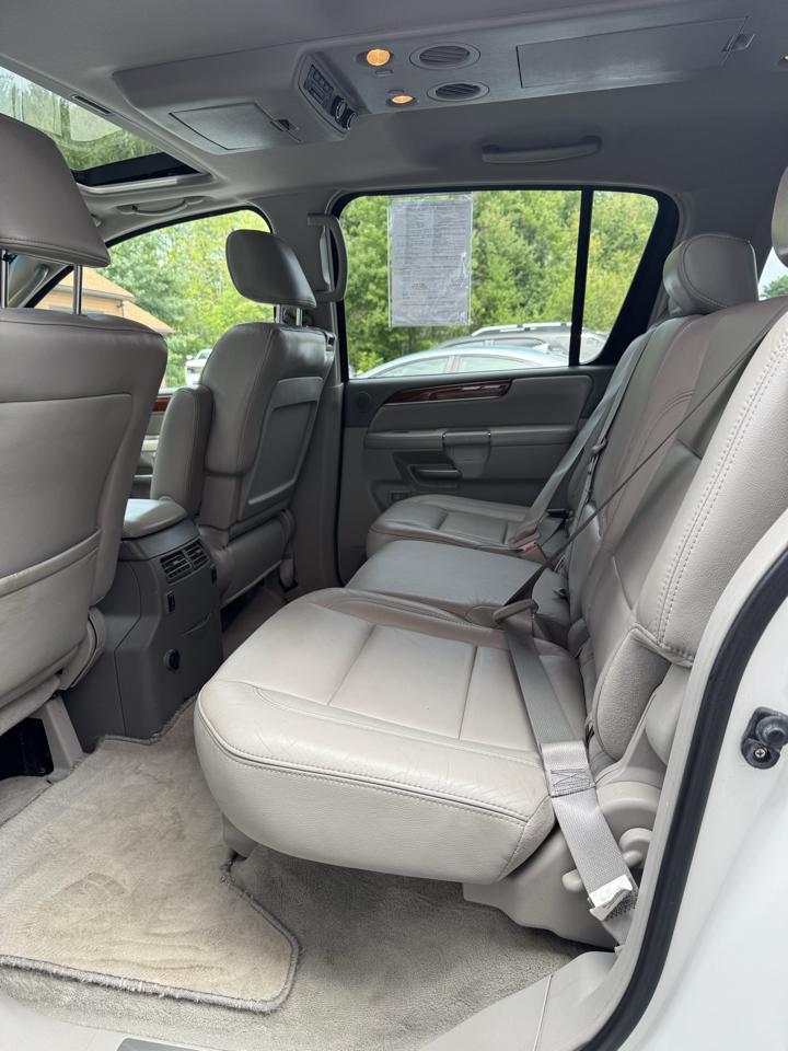 Infiniti QX56 4WD 4dr 2010