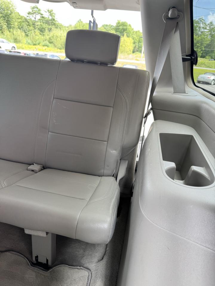Infiniti QX56 4WD 4dr 2010