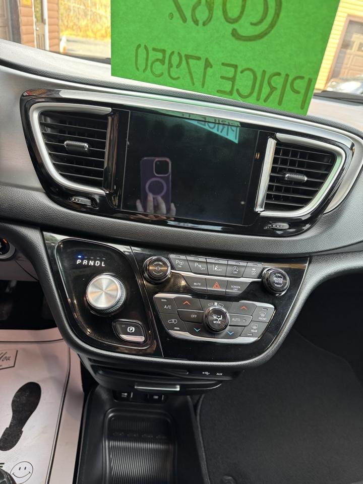 Chrysler Pacifica Launch Edition AWD 2020
