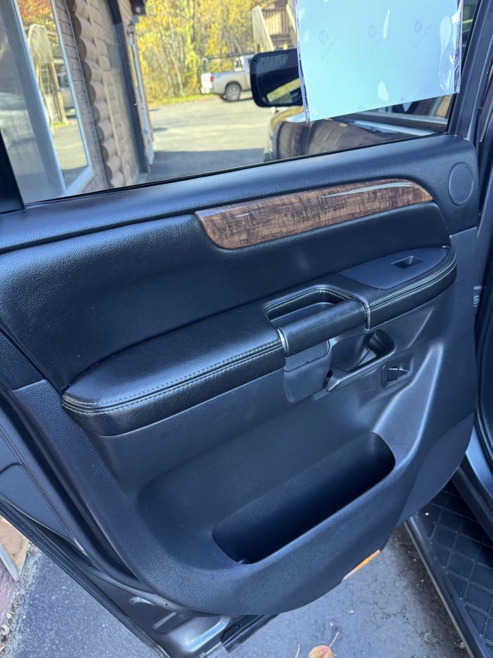 Nissan Armada 4WD 4dr Platinum 2013