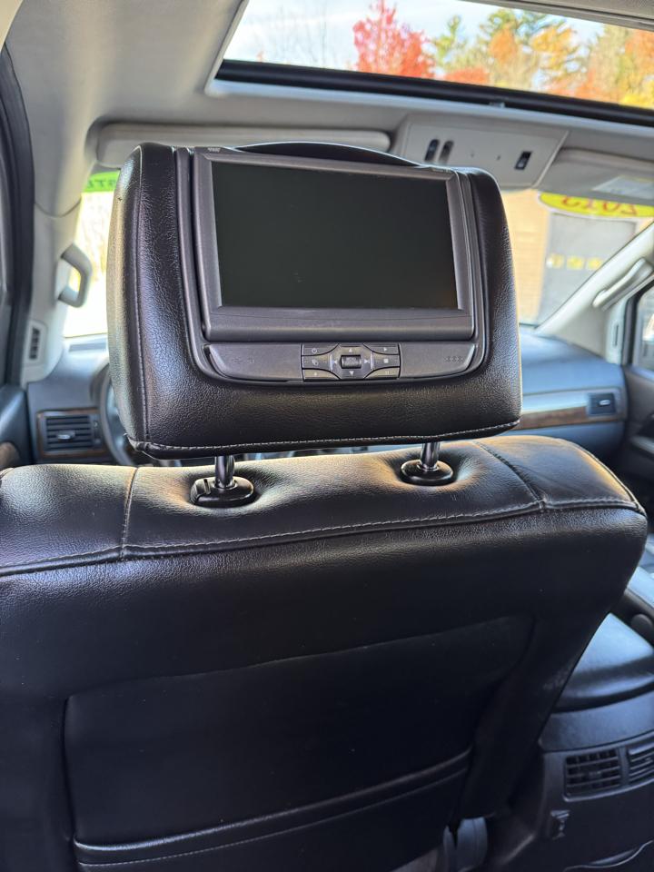 Nissan Armada 4WD 4dr Platinum 2013