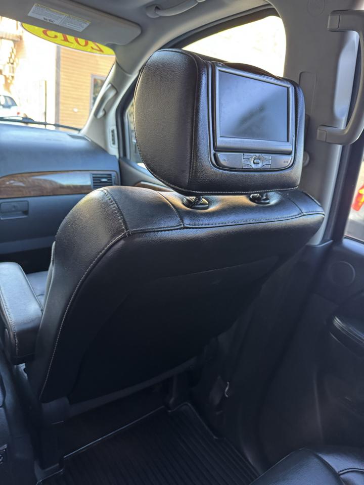 Nissan Armada 4WD 4dr Platinum 2013