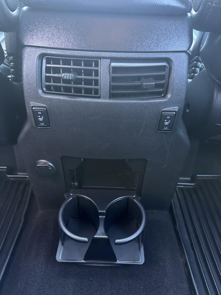 Nissan Armada 4WD 4dr Platinum 2013