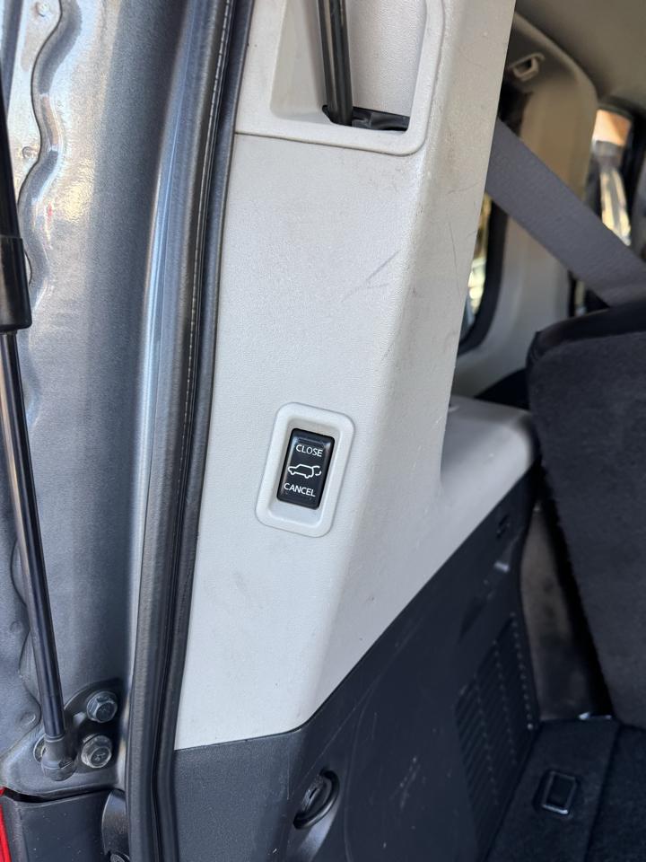 Nissan Armada 4WD 4dr Platinum 2013