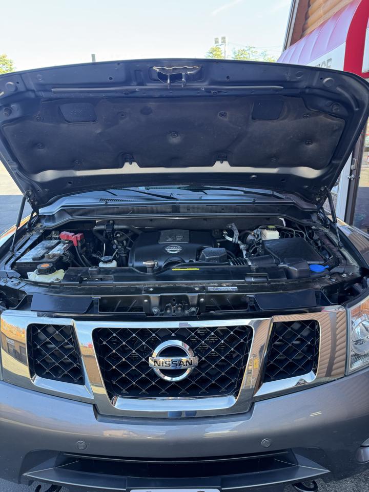 Nissan Armada 4WD 4dr Platinum 2013