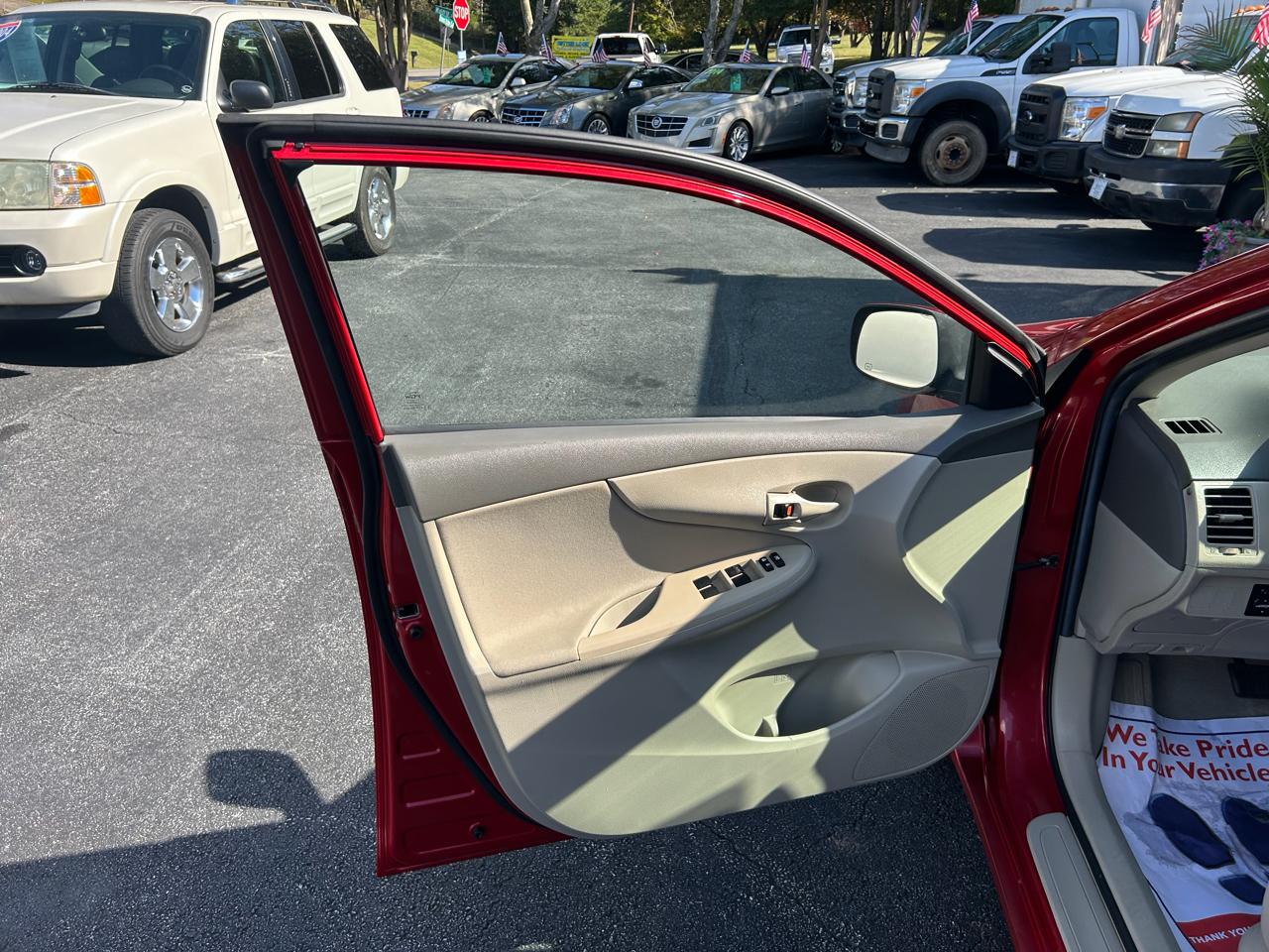 Toyota Corolla LE 4-Speed AT 2009