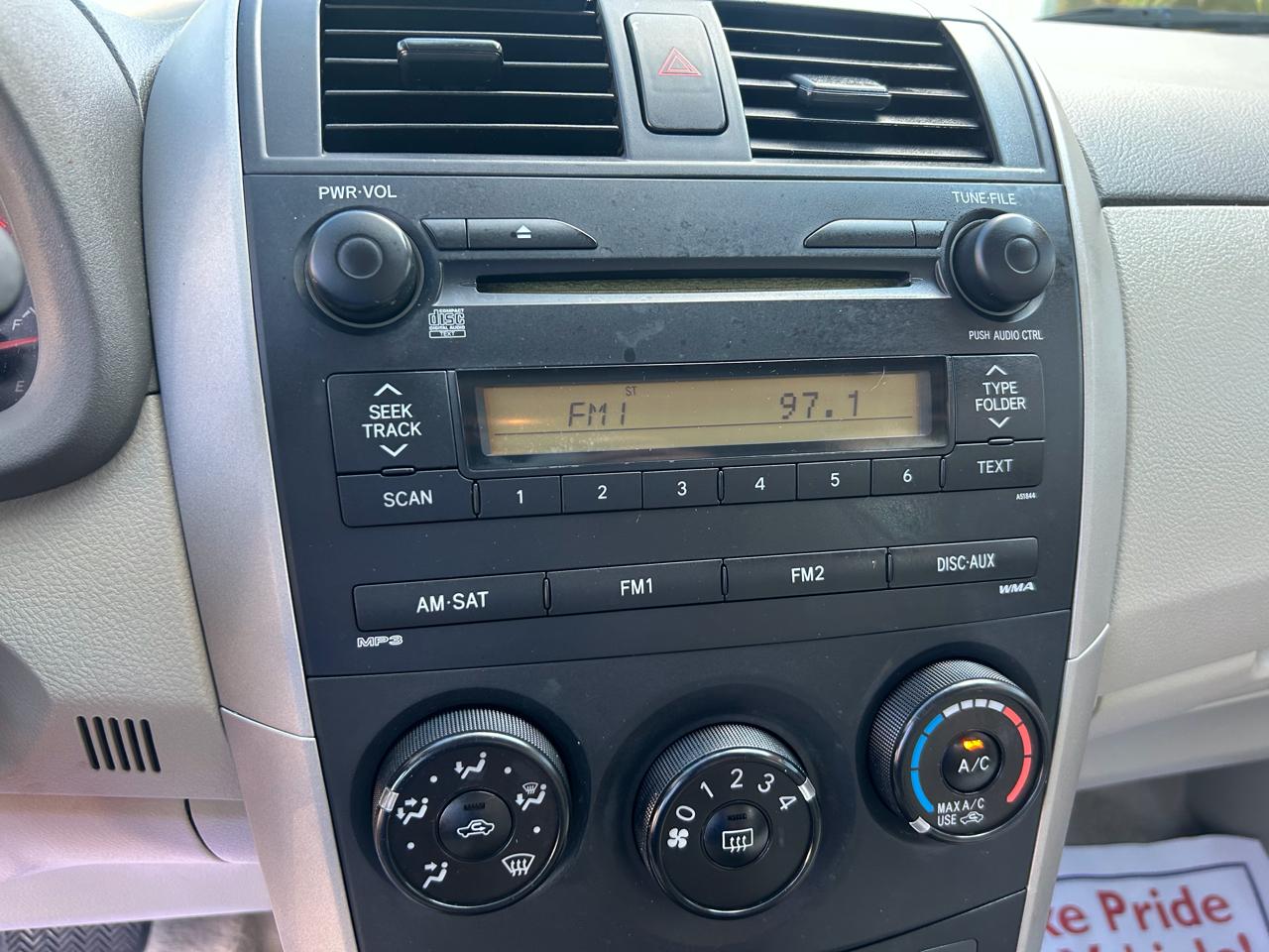 Toyota Corolla LE 4-Speed AT 2009