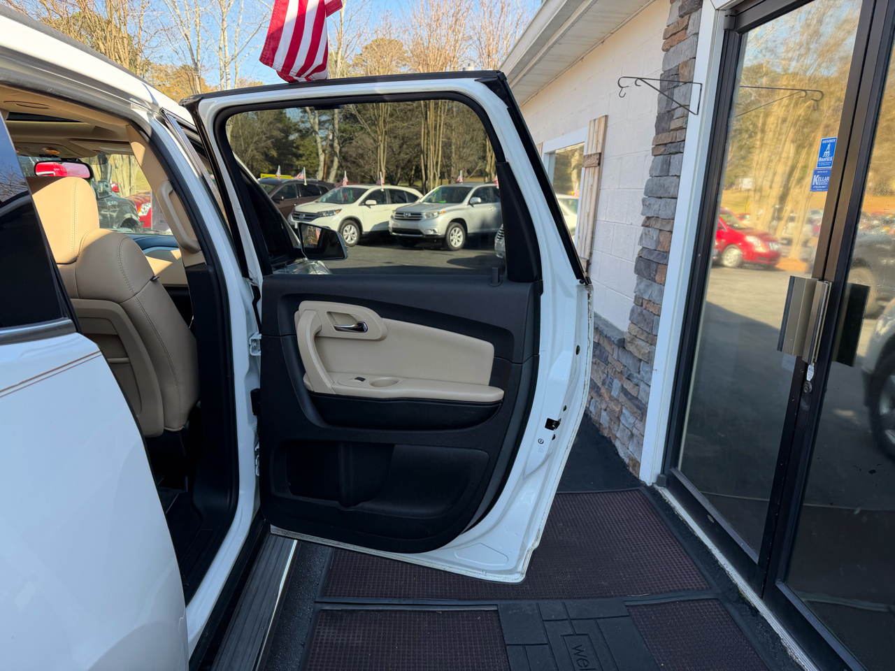 Chevrolet Traverse LTZ FWD 2010