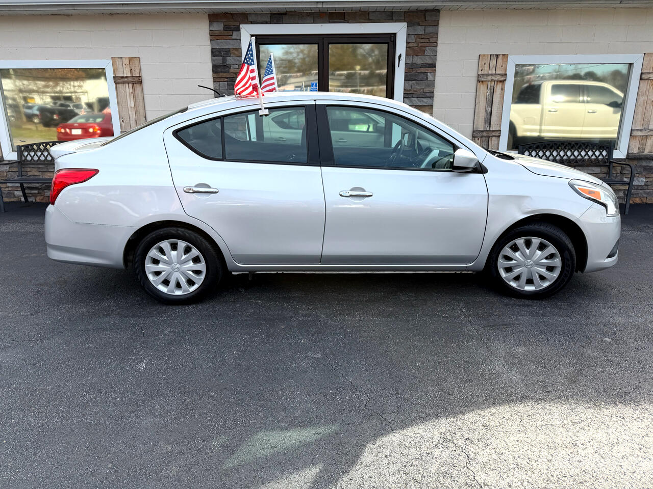 Nissan Versa 1.6 SV Sedan 2017