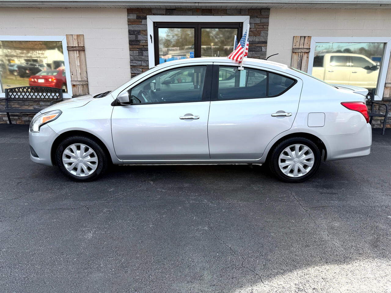 Nissan Versa 1.6 SV Sedan 2017